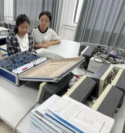全球VPN加速是一种通过优化网络路径和技术来提升数据传输速度和效率的服务,主要用于解决跨国或全球范围内的网络访问问题。以下是对全球VPN加速的详细分析和总结 全球VPN加速是一种通过优化网络路径和技术来提升数据传输速度和效率的服务,主要用于解决跨国或全球范围内的网络访问问题。以下是对全球VPN加速的详细分析和总结